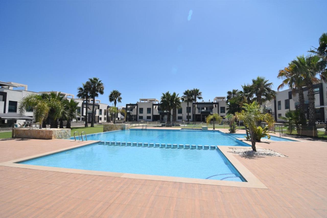 Oasis Beach أوريويلا المظهر الخارجي الصورة
