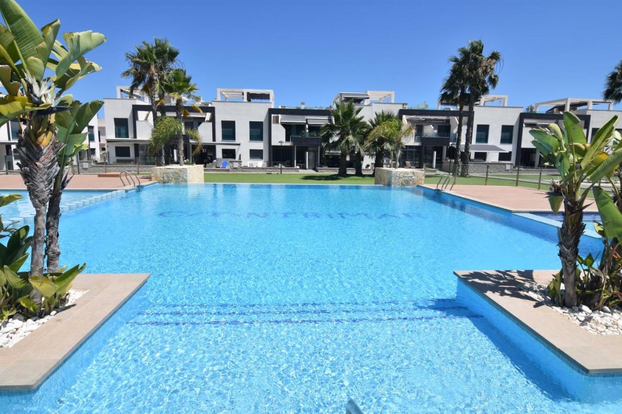Oasis Beach أوريويلا المظهر الخارجي الصورة