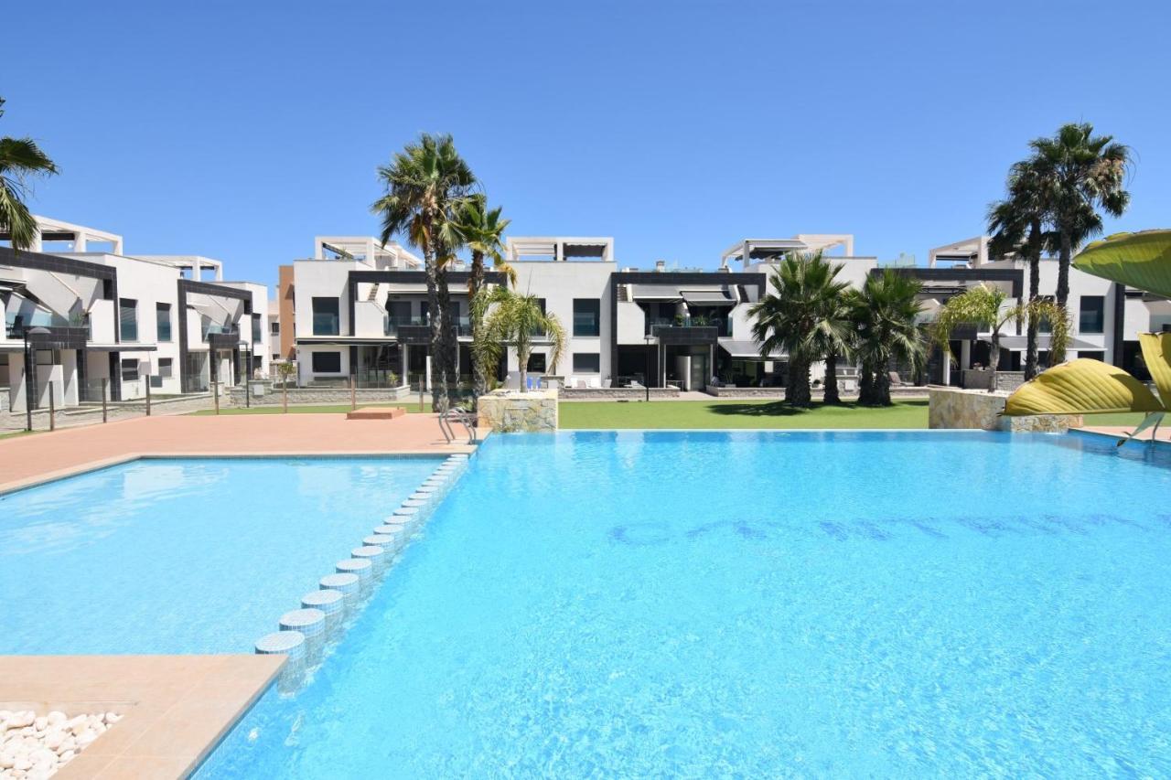 Oasis Beach أوريويلا المظهر الخارجي الصورة