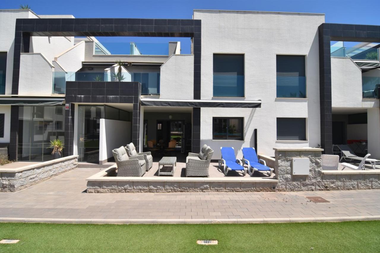 Oasis Beach أوريويلا المظهر الخارجي الصورة