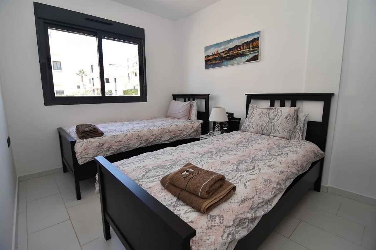 Oasis Beach أوريويلا المظهر الخارجي الصورة