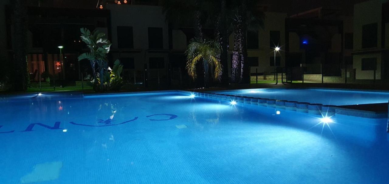 Oasis Beach أوريويلا المظهر الخارجي الصورة